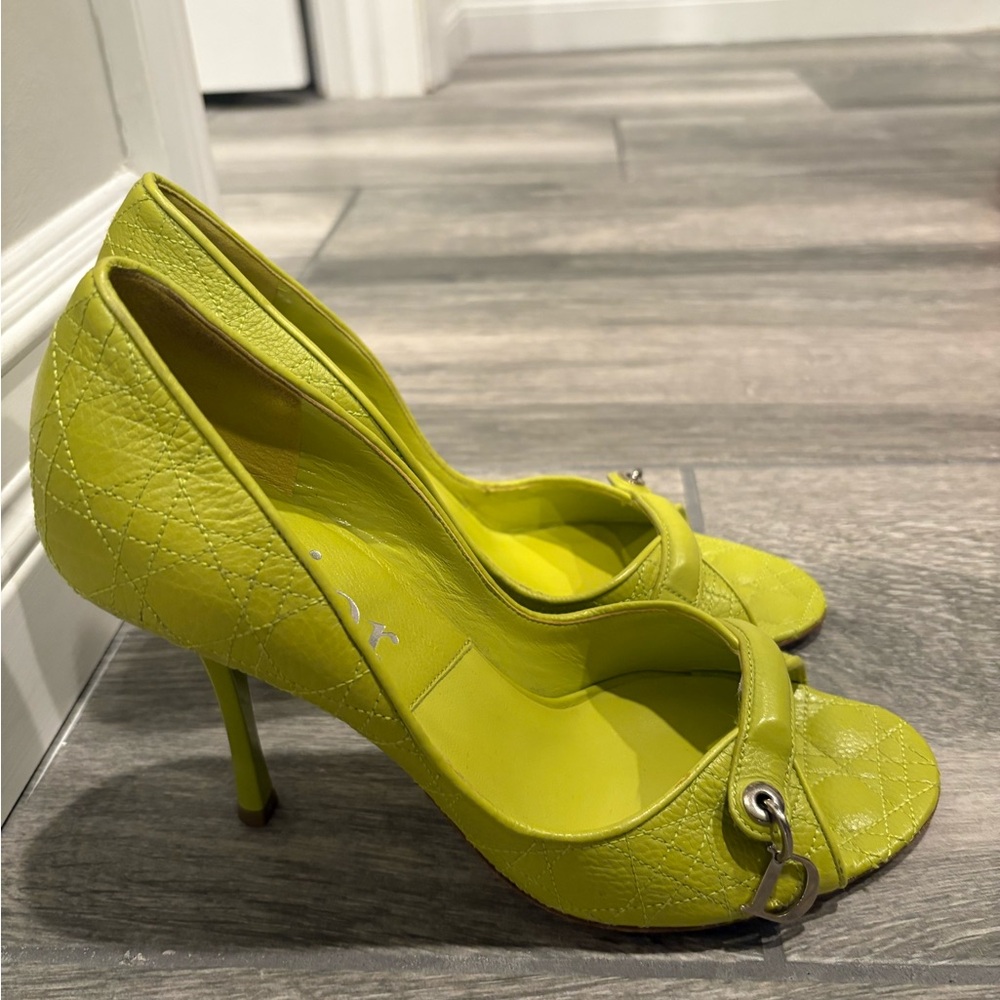 Christian Dior Elegant Lime Green Quilted Heels- never worn